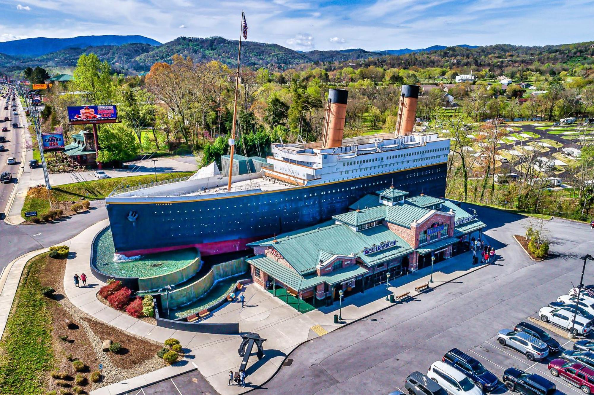 Epic Mountain Views, Hot Tub, Game Room, Sleeps 10 Севьервилл Экстерьер фото