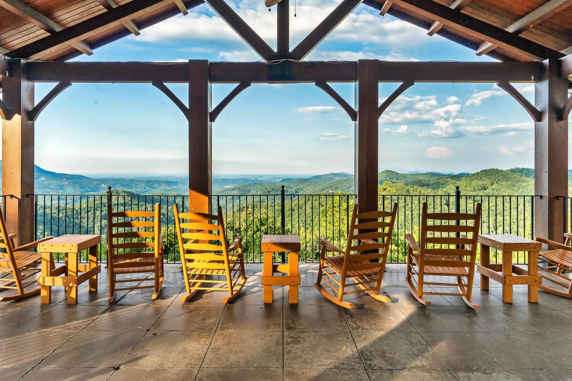 Epic Mountain Views, Hot Tub, Game Room, Sleeps 10 Севьервилл Экстерьер фото