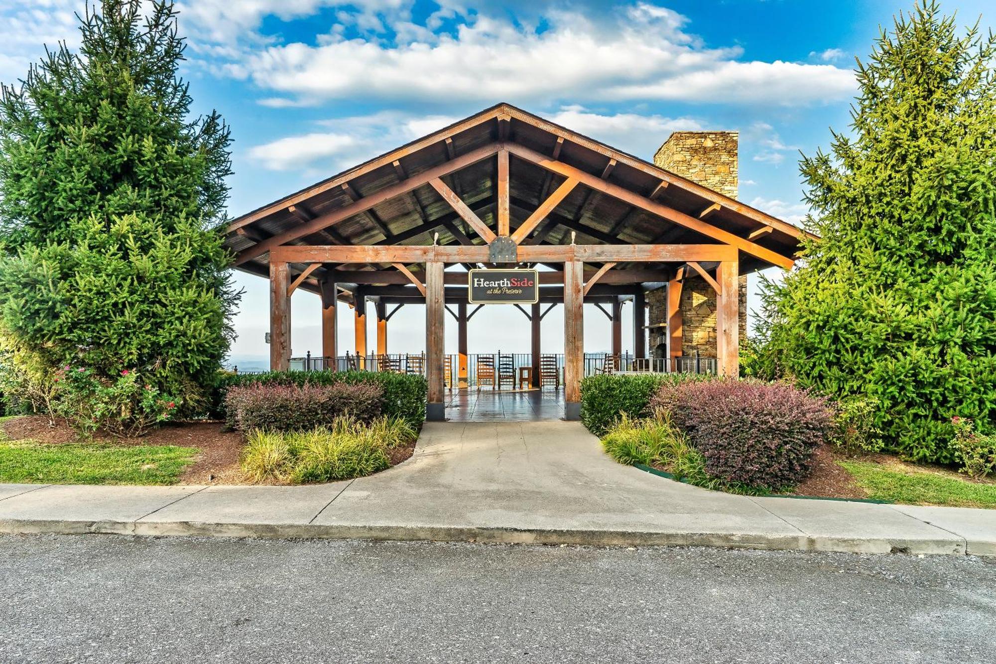 Epic Mountain Views, Hot Tub, Game Room, Sleeps 10 Севьервилл Экстерьер фото