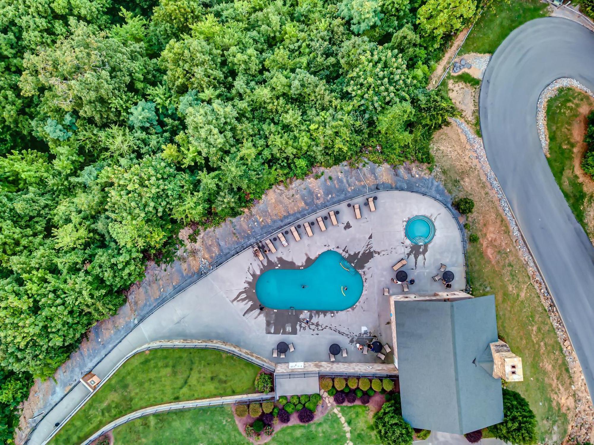 Epic Mountain Views, Hot Tub, Game Room, Sleeps 10 Севьервилл Экстерьер фото