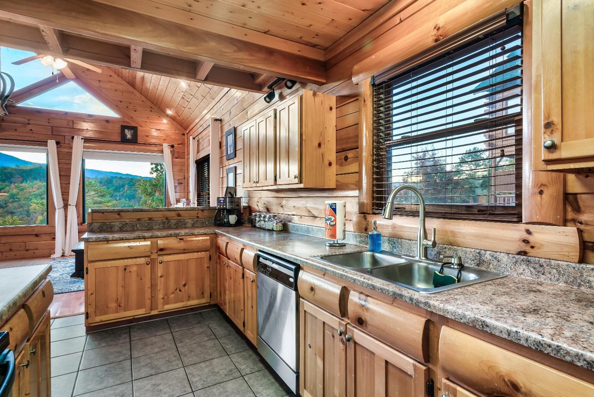 Epic Mountain Views, Hot Tub, Game Room, Sleeps 10 Севьервилл Экстерьер фото