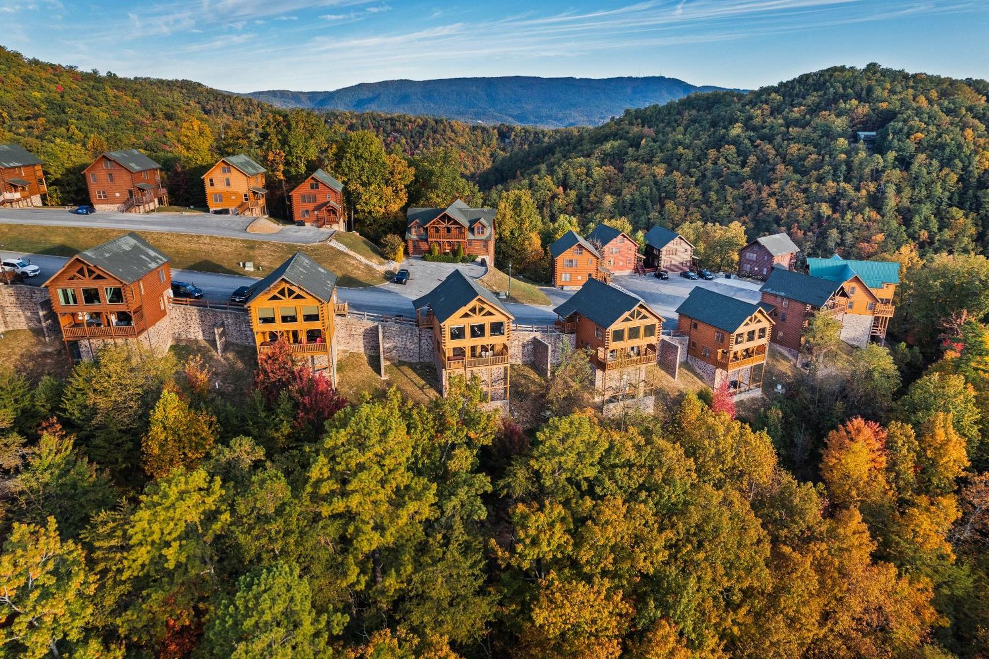Epic Mountain Views, Hot Tub, Game Room, Sleeps 10 Севьервилл Экстерьер фото