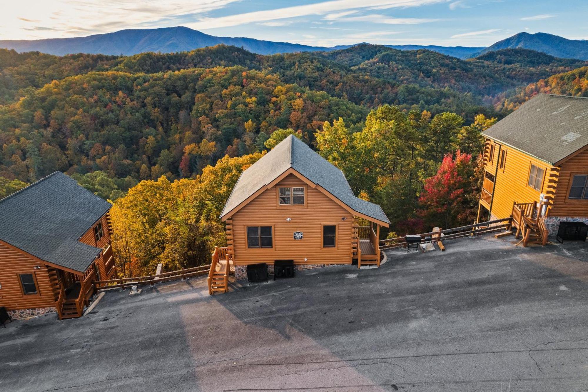 Epic Mountain Views, Hot Tub, Game Room, Sleeps 10 Севьервилл Экстерьер фото