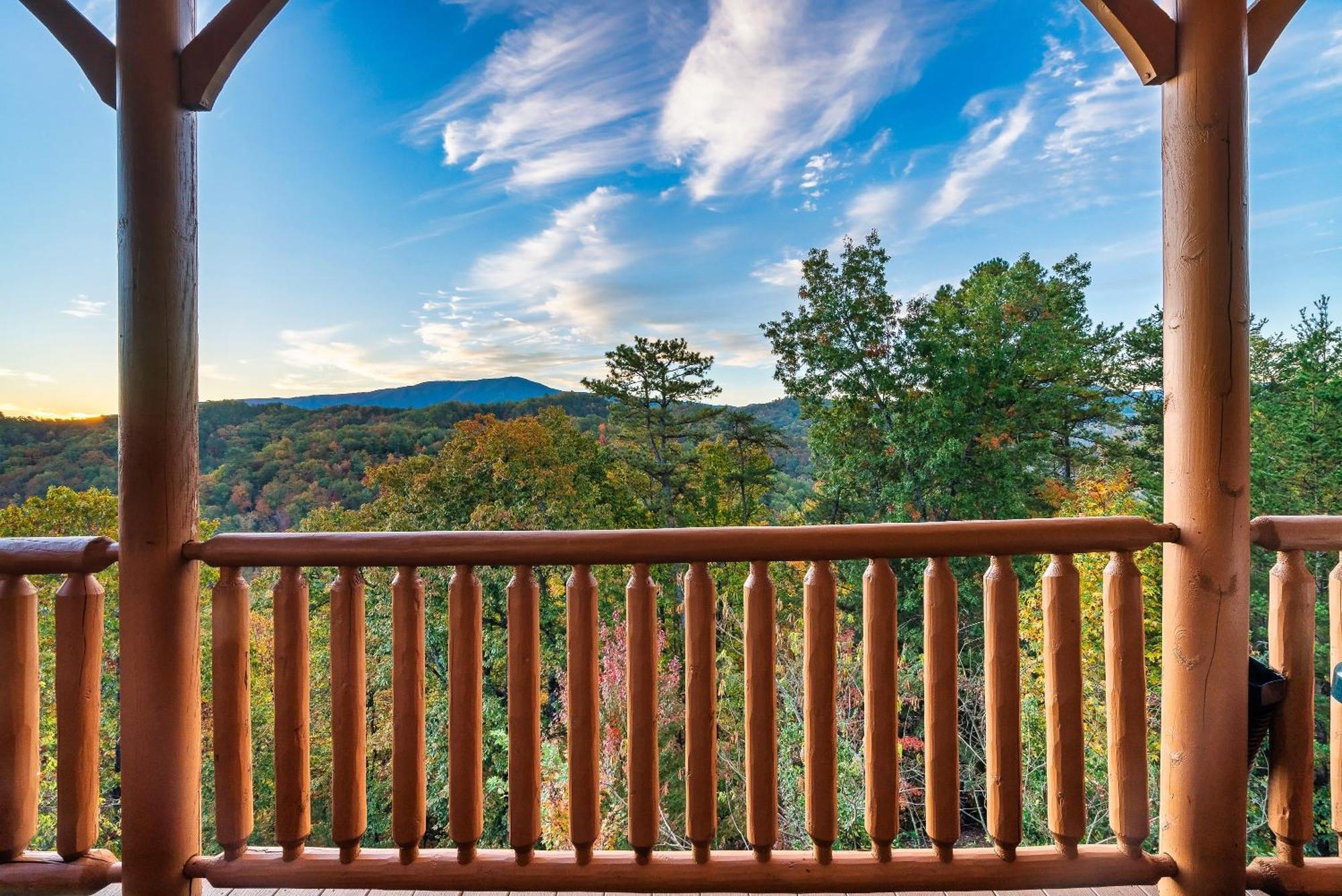 Epic Mountain Views, Hot Tub, Game Room, Sleeps 10 Севьервилл Экстерьер фото