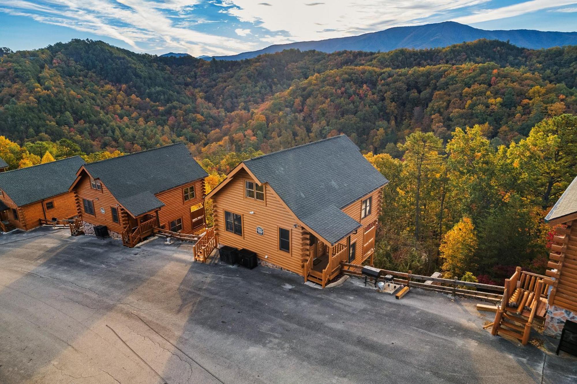 Epic Mountain Views, Hot Tub, Game Room, Sleeps 10 Севьервилл Экстерьер фото