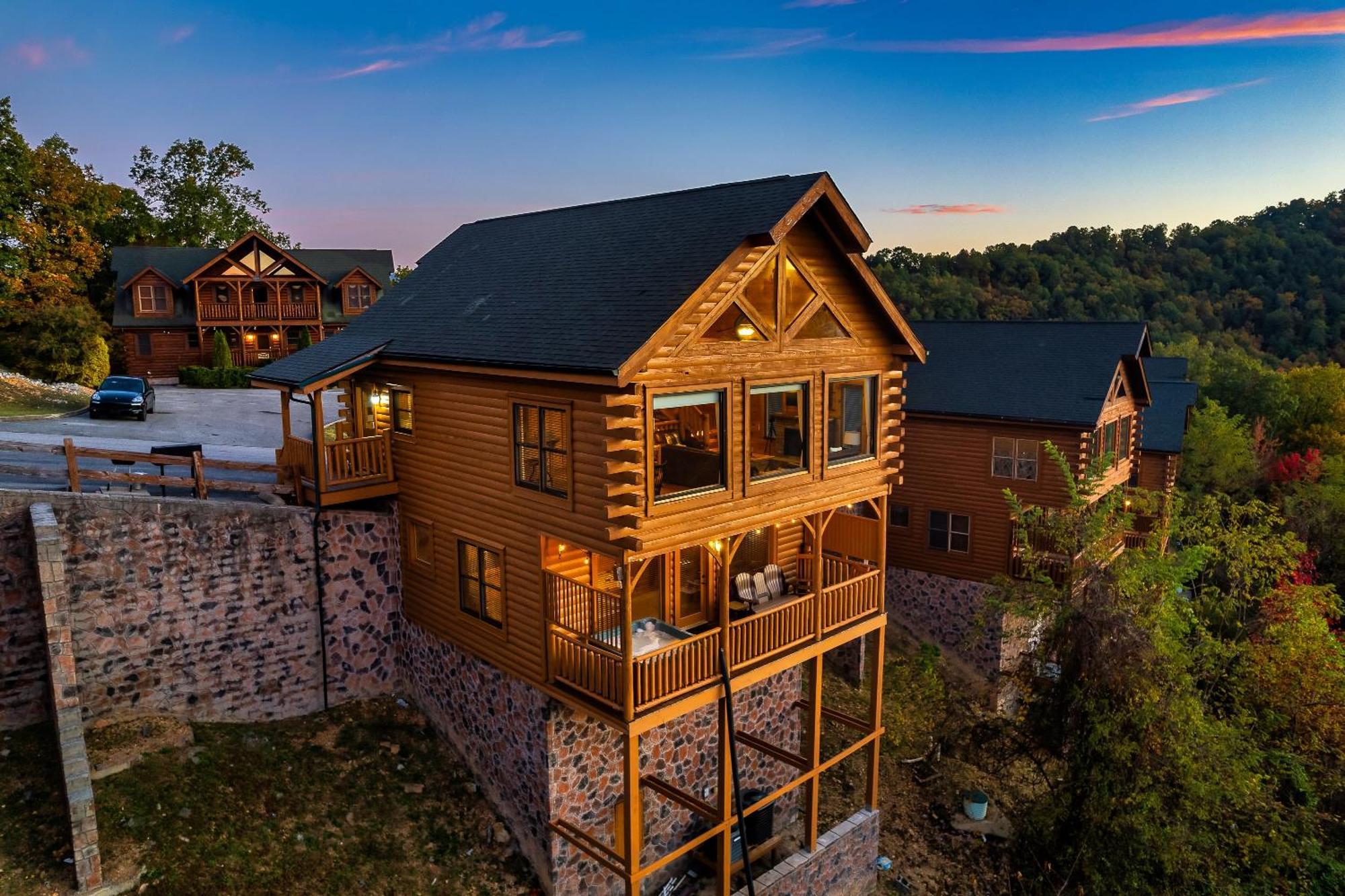Epic Mountain Views, Hot Tub, Game Room, Sleeps 10 Севьервилл Экстерьер фото
